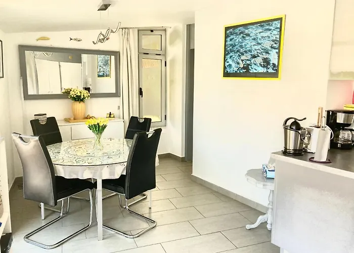 Portugal Maria Appt *