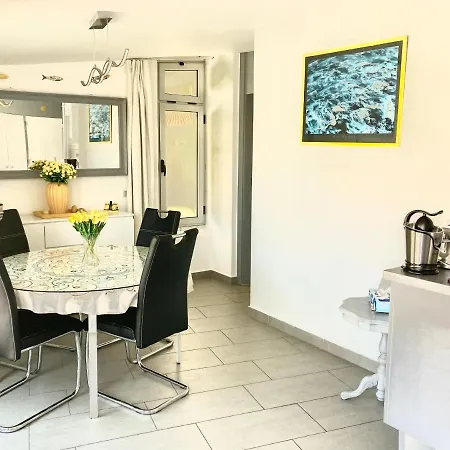 Portugal Maria Appt *